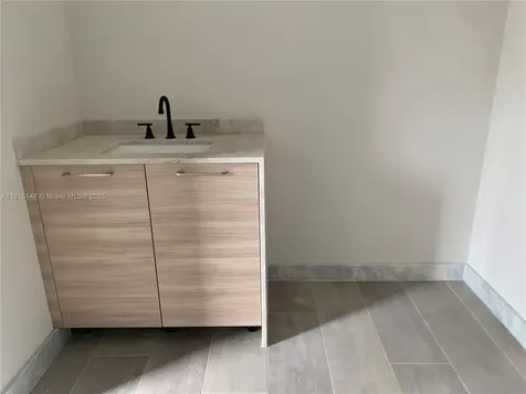 684 SW 7th Terrace Dania Beach FL 33004