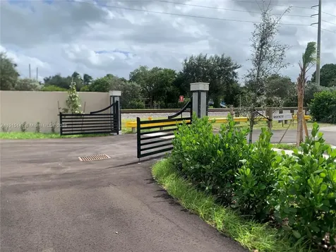684 SW 7th Terrace Dania Beach FL 33004
