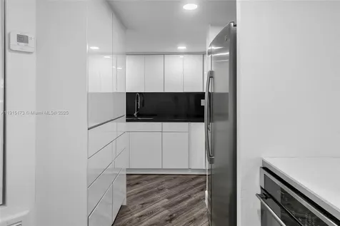 825 Brickell Bay Drive Miami FL 33131