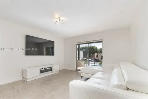 10748 N Kendall Drive Miami FL 33176