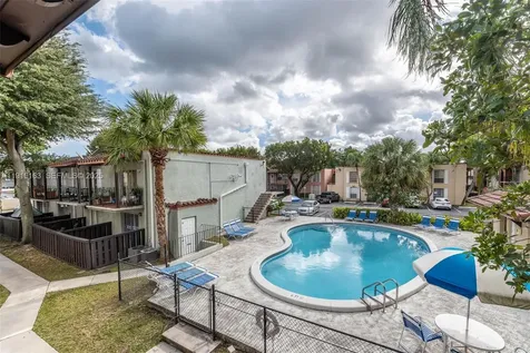 10748 N Kendall Drive Miami FL 33176