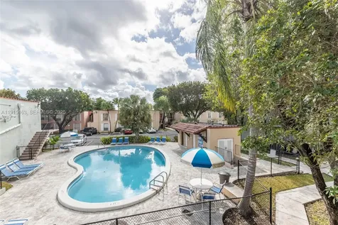 10748 N Kendall Drive Miami FL 33176