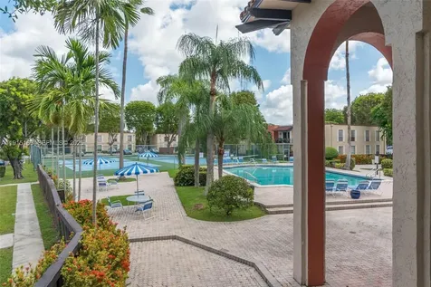 10748 N Kendall Drive Miami FL 33176