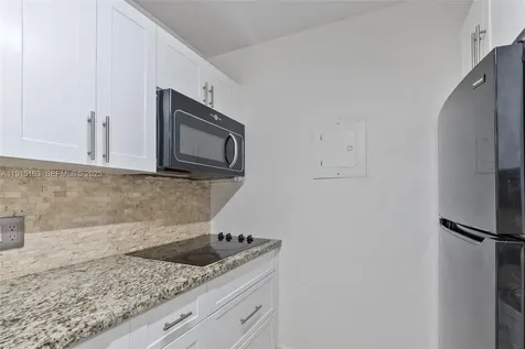 10748 N Kendall Drive Miami FL 33176