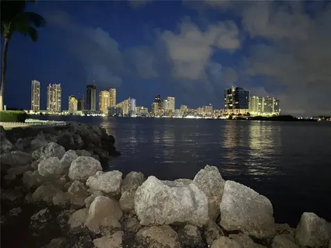 3575 Mystic Pointe Dr, Slip 1 Aventura FL 33180
