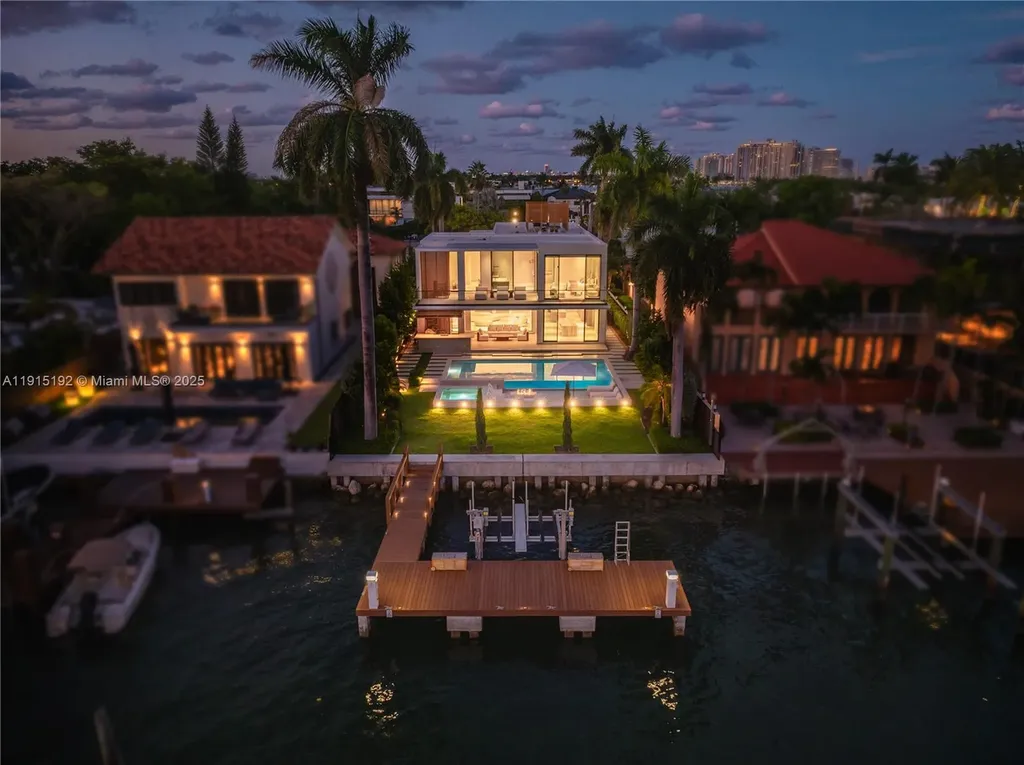 94 S Hibiscus Drive Miami Beach FL 33139