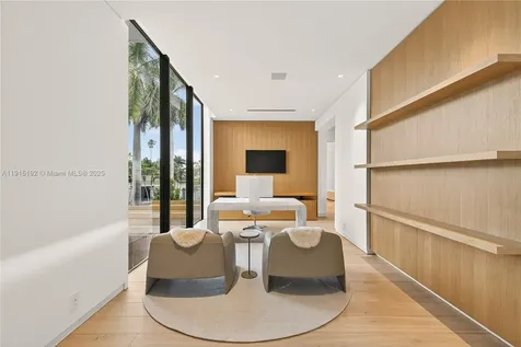 94 S Hibiscus Drive Miami Beach FL 33139