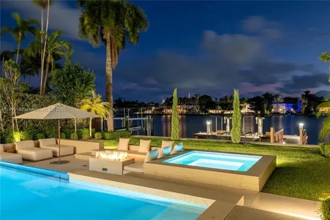 94 S Hibiscus Drive Miami Beach FL 33139
