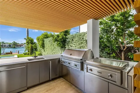 94 S Hibiscus Drive Miami Beach FL 33139