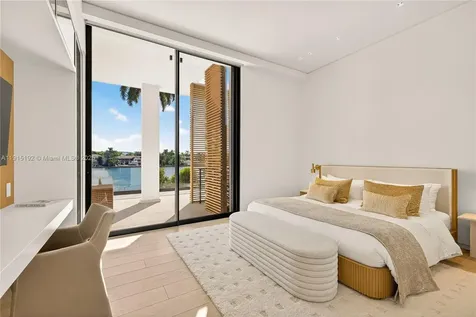 94 S Hibiscus Drive Miami Beach FL 33139
