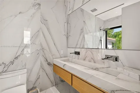 94 S Hibiscus Drive Miami Beach FL 33139