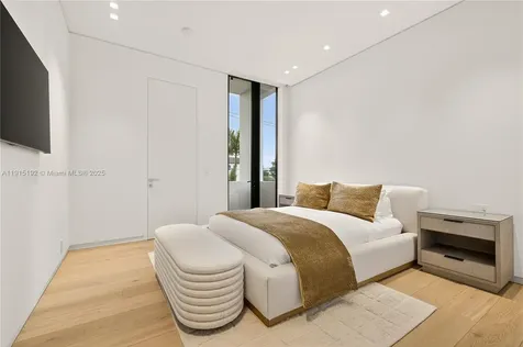 94 S Hibiscus Drive Miami Beach FL 33139