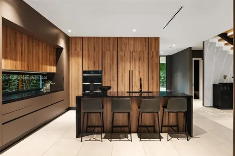 77 SW 18th Terrace Miami FL 33129