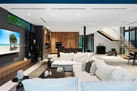 77 SW 18th Terrace Miami FL 33129
