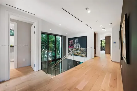 77 SW 18th Terrace Miami FL 33129