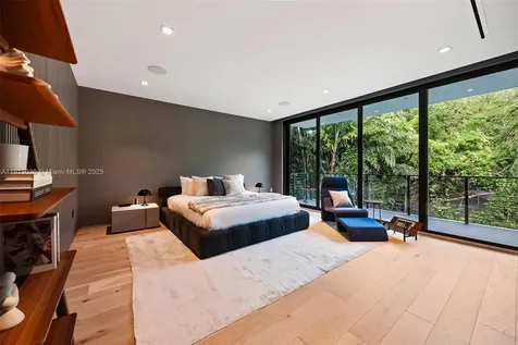 77 SW 18th Terrace Miami FL 33129