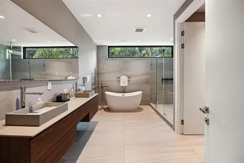 77 SW 18th Terrace Miami FL 33129