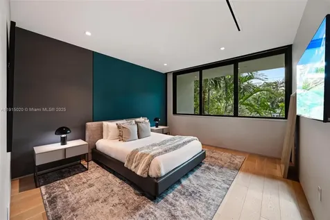 77 SW 18th Terrace Miami FL 33129