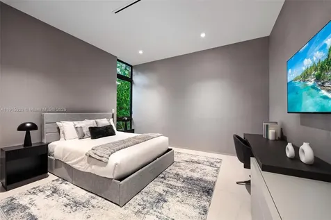 77 SW 18th Terrace Miami FL 33129