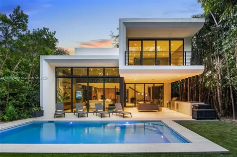 77 SW 18th Terrace Miami FL 33129