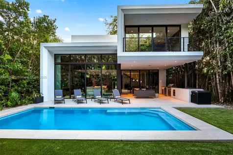 77 SW 18th Terrace Miami FL 33129