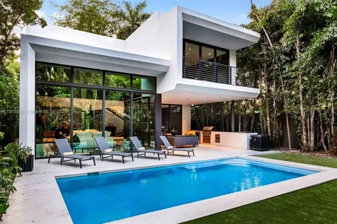 77 SW 18th Terrace Miami FL 33129