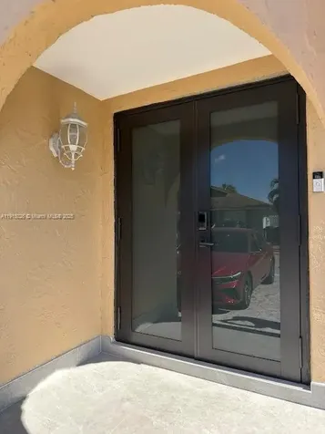 733 SW 99th Court Circle Miami FL 33174