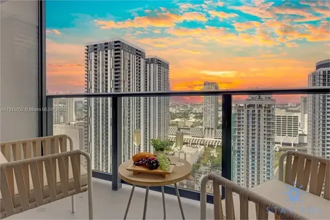 159 NE 6th Street Miami FL 33132