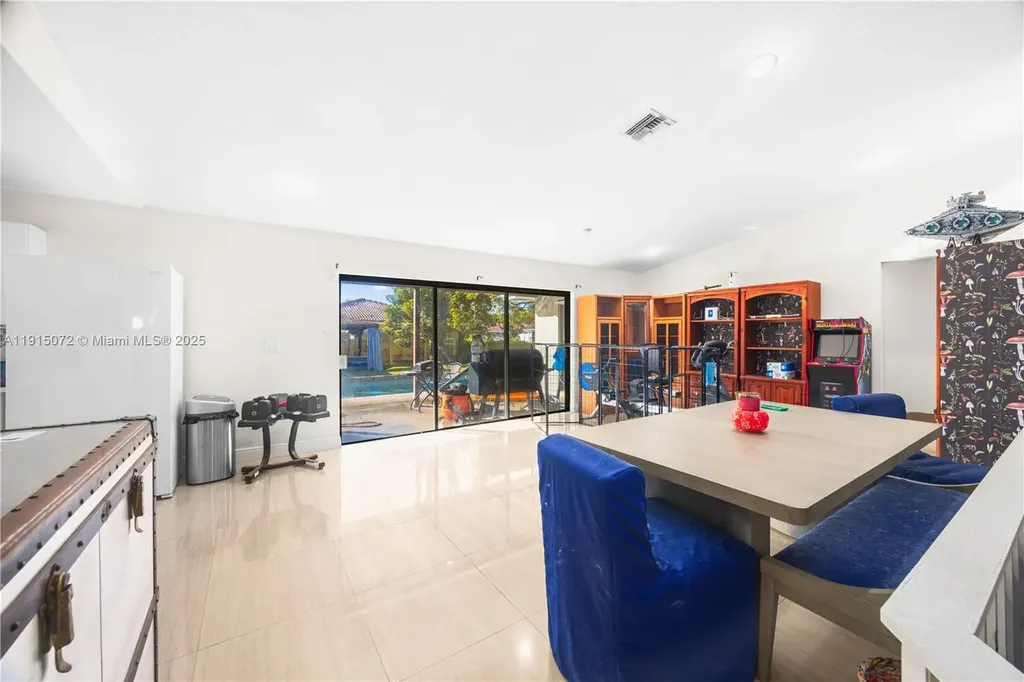 284 NW 92nd Avenue Coral Springs FL 33071