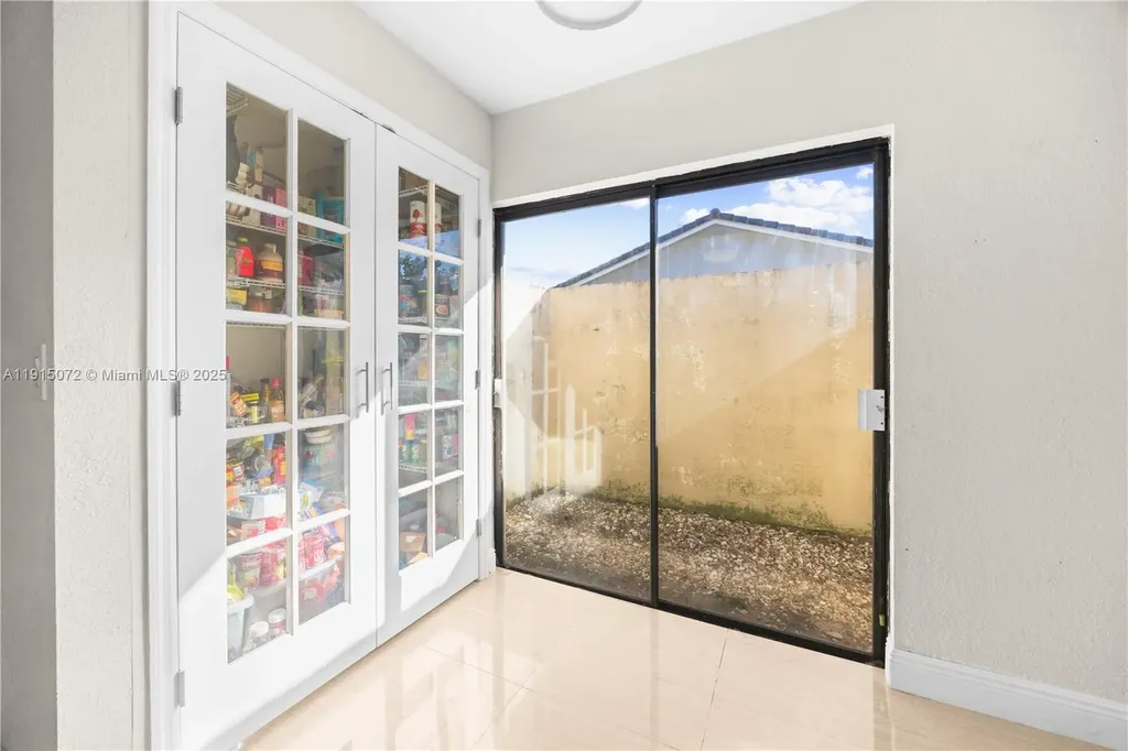 284 NW 92nd Avenue Coral Springs FL 33071