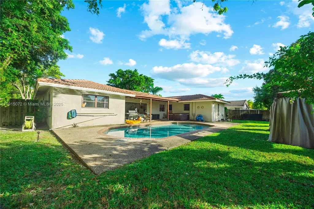 284 NW 92nd Avenue Coral Springs FL 33071