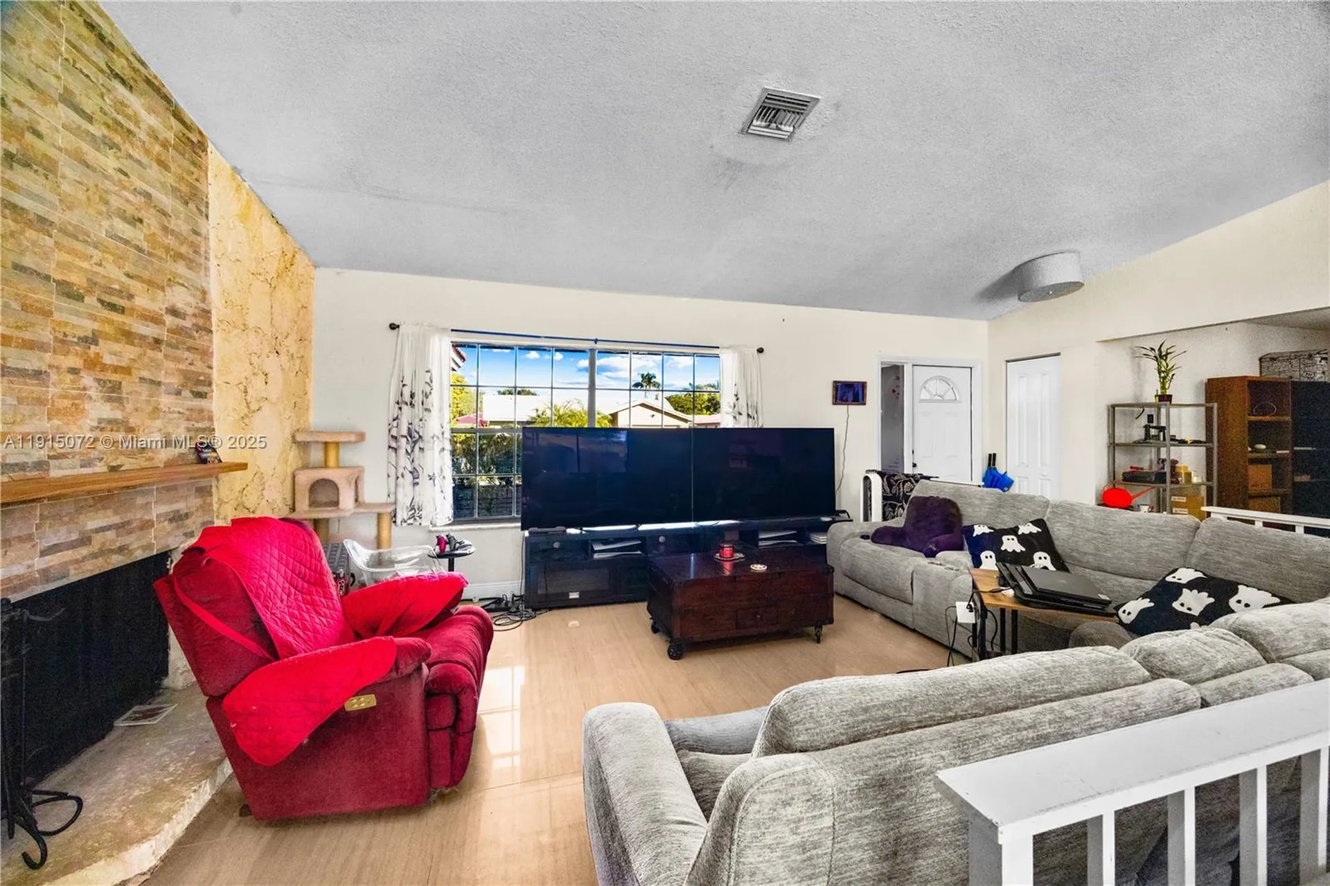 284 NW 92nd Avenue Coral Springs FL 33071