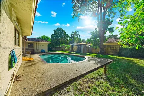 284 NW 92nd Avenue Coral Springs FL 33071