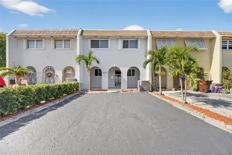 6822 W 2nd Lane Hialeah FL 33014