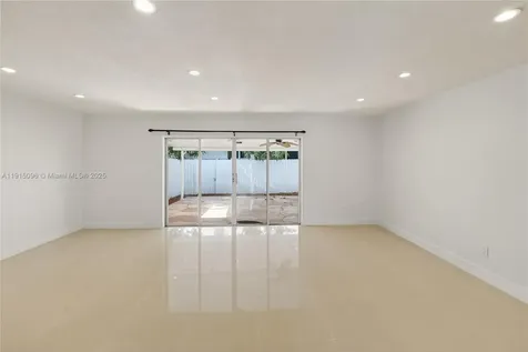 6822 W 2nd Lane Hialeah FL 33014