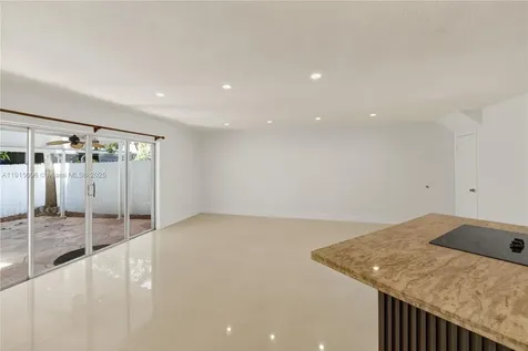 6822 W 2nd Lane Hialeah FL 33014