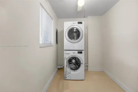 6822 W 2nd Lane Hialeah FL 33014