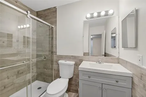 6822 W 2nd Lane Hialeah FL 33014