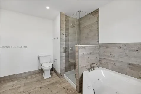 6822 W 2nd Lane Hialeah FL 33014
