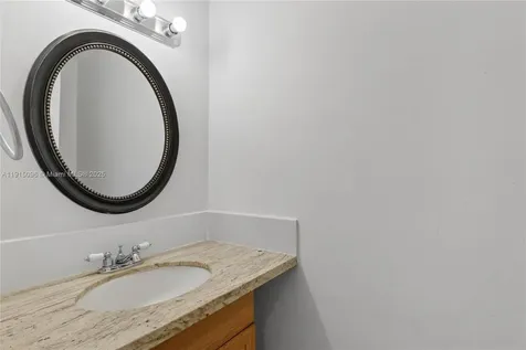 6822 W 2nd Lane Hialeah FL 33014