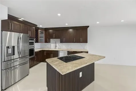 6822 W 2nd Lane Hialeah FL 33014