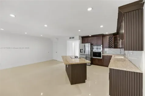 6822 W 2nd Lane Hialeah FL 33014