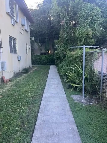 651 SW 11th Street Miami FL 33129