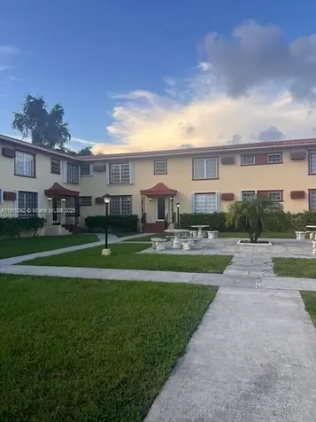 651 SW 11th Street Miami FL 33129