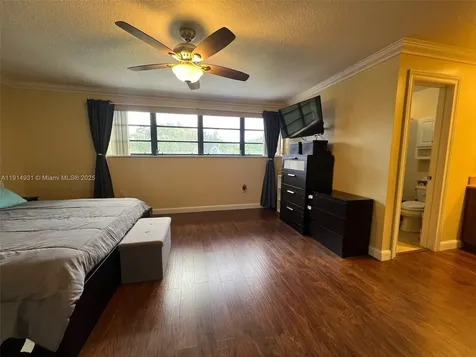 9894 Fairway Cove Lane Plantation FL 33324