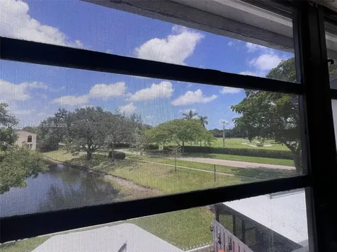 9894 Fairway Cove Lane Plantation FL 33324