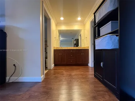 9894 Fairway Cove Lane Plantation FL 33324