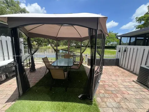 9894 Fairway Cove Lane Plantation FL 33324