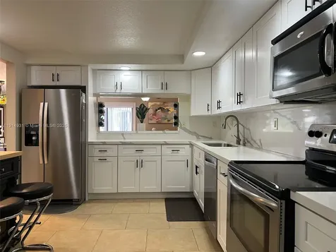 9894 Fairway Cove Lane Plantation FL 33324