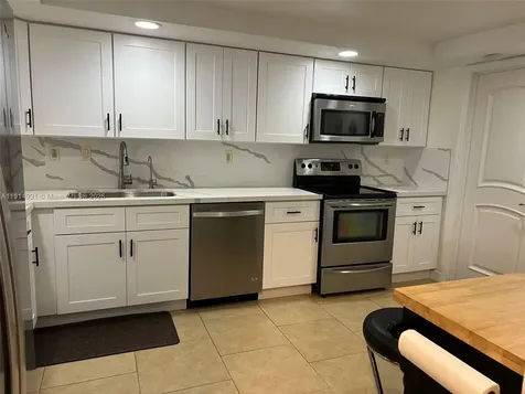 9894 Fairway Cove Lane Plantation FL 33324